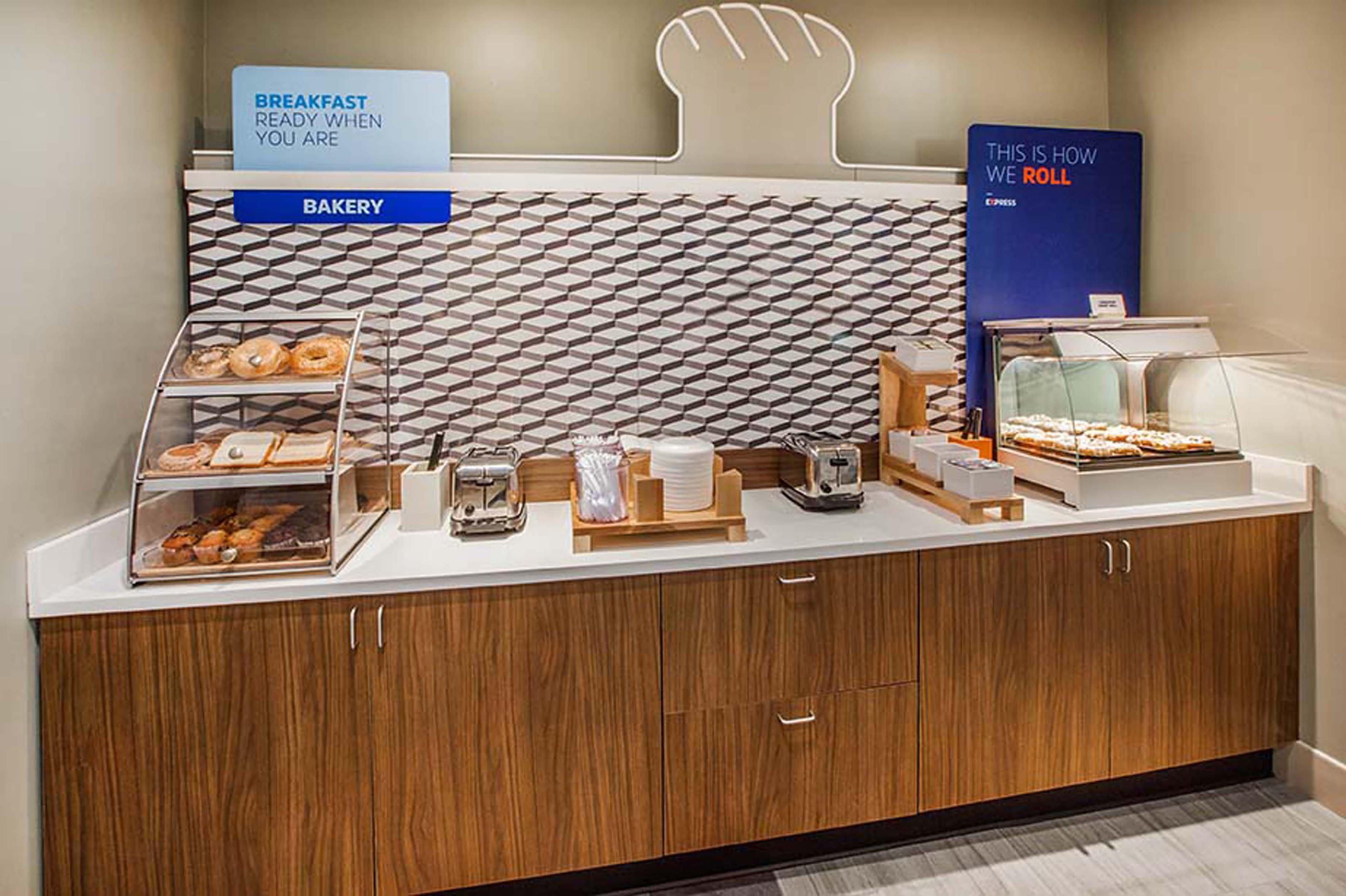 Holiday Inn Express Waycross Exteriör bild