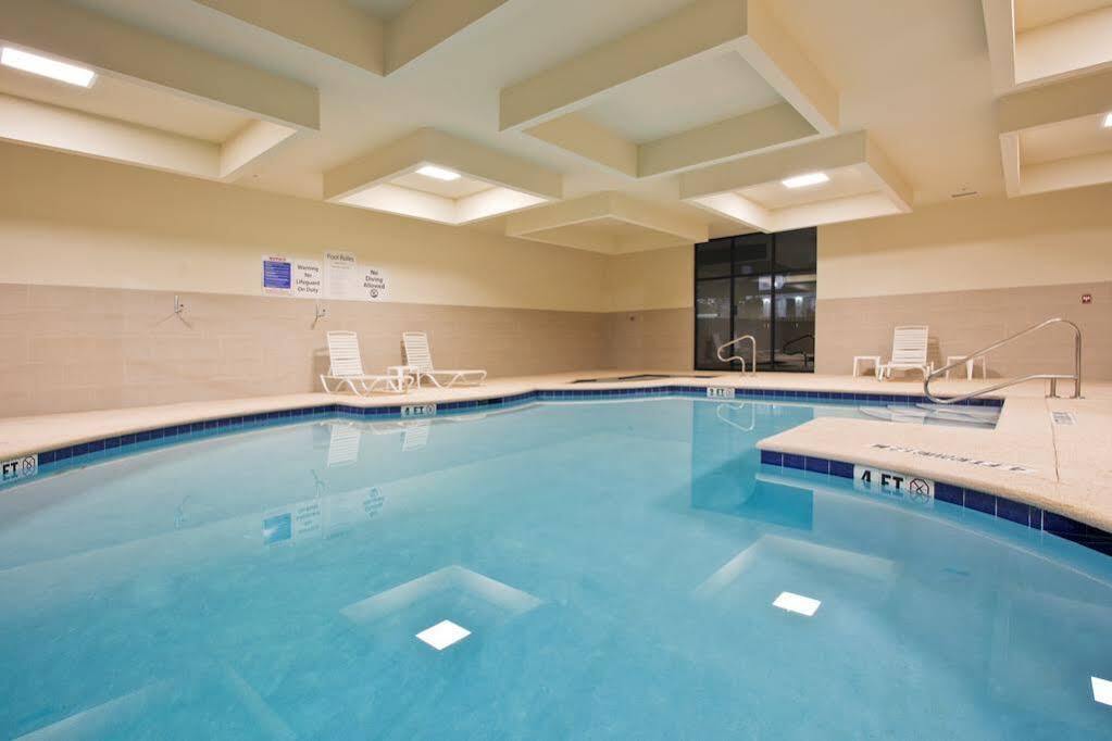 Holiday Inn Express Waycross Exteriör bild